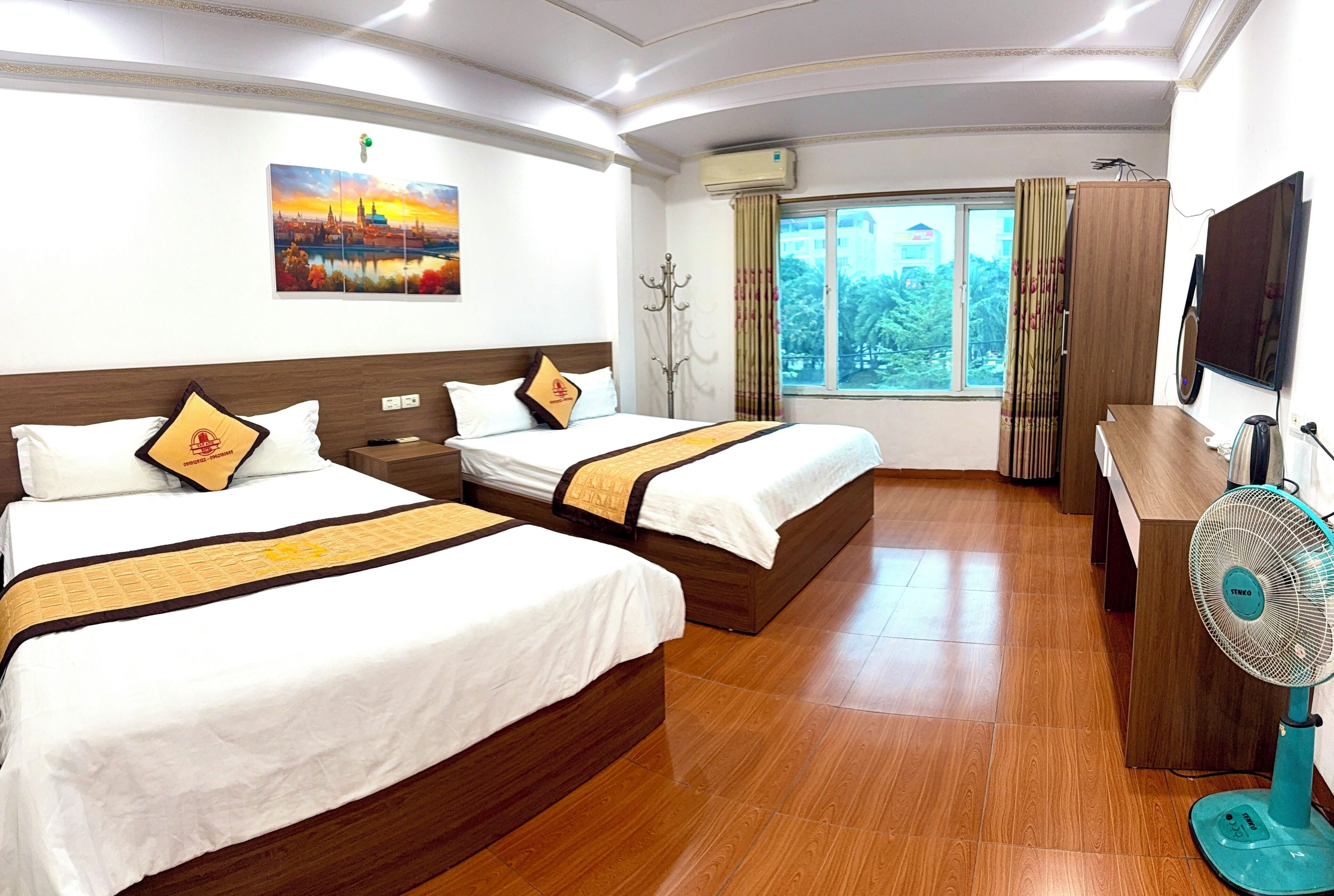 Traditional Quadruple Room | Soundproofing, free WiFi, bed sheets
