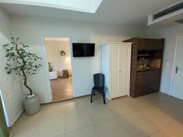 Apartamento Deluxe | Espacio para trabajar con un portátil, wifi gratis, ropa de cama