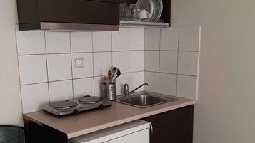 Family Room | 2 bedrooms, laptop workspace, free WiFi, bed sheets