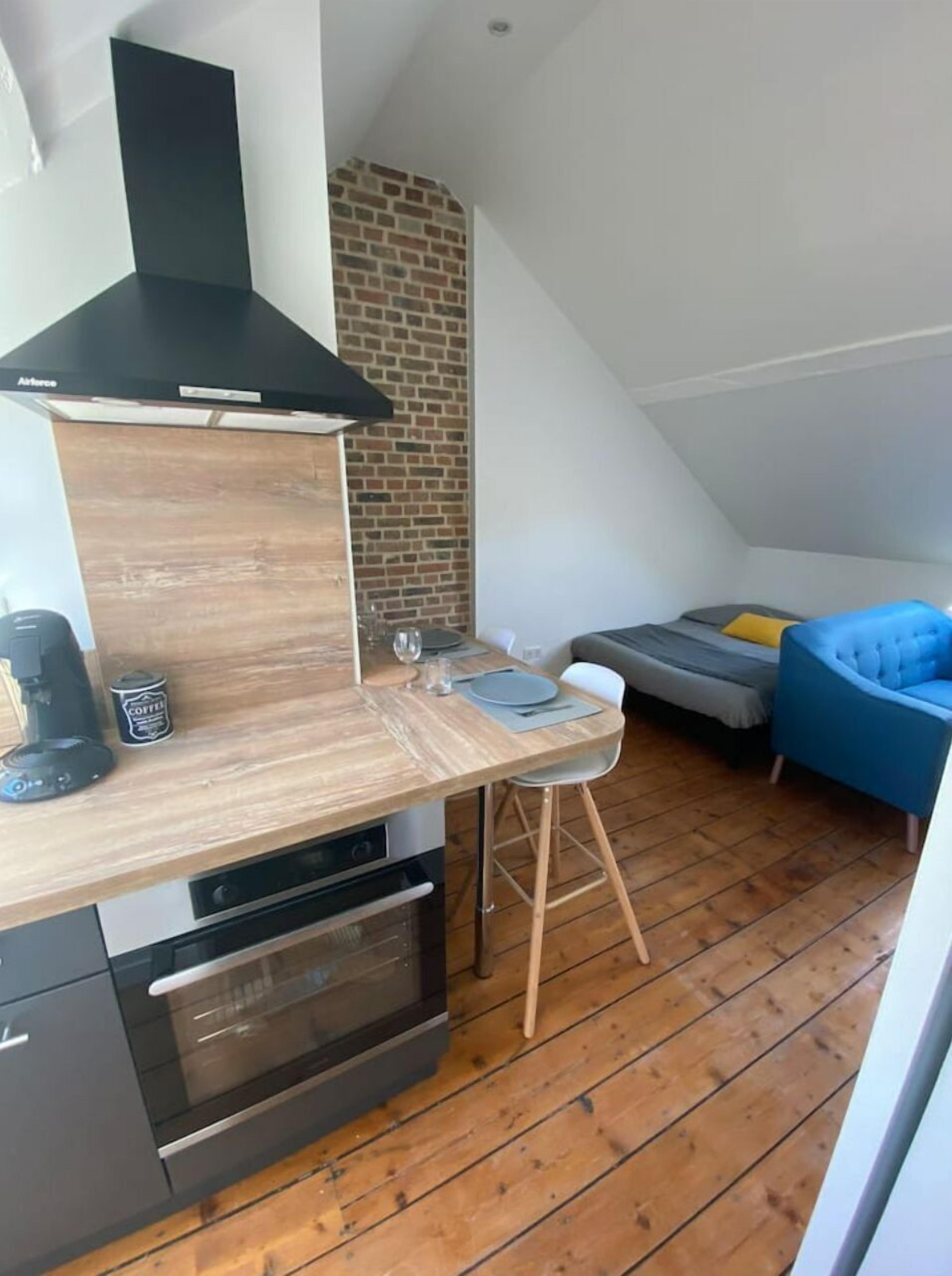 Nice studio at the foot of St Pierre park