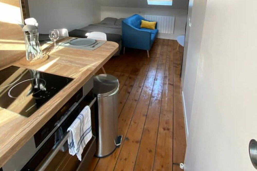Nice studio at the foot of St Pierre park