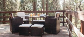 Nevada City Cabin Pups and Long Stays Welcome