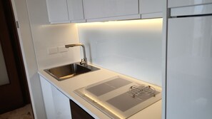 Private kitchen - Top Floor Aparthotel Bentivoglio (Catania)