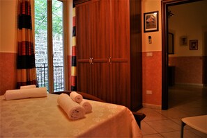 3 quartos, escrivaninha, Wi-Fi, roupa de cama