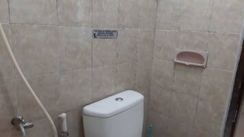 Standard Double Room | Bathroom | Shower, towels