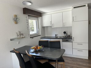 Réfrigérateur, lave-vaisselle