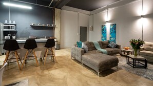 Leilighet – executive | Oppholdsområde | Printere