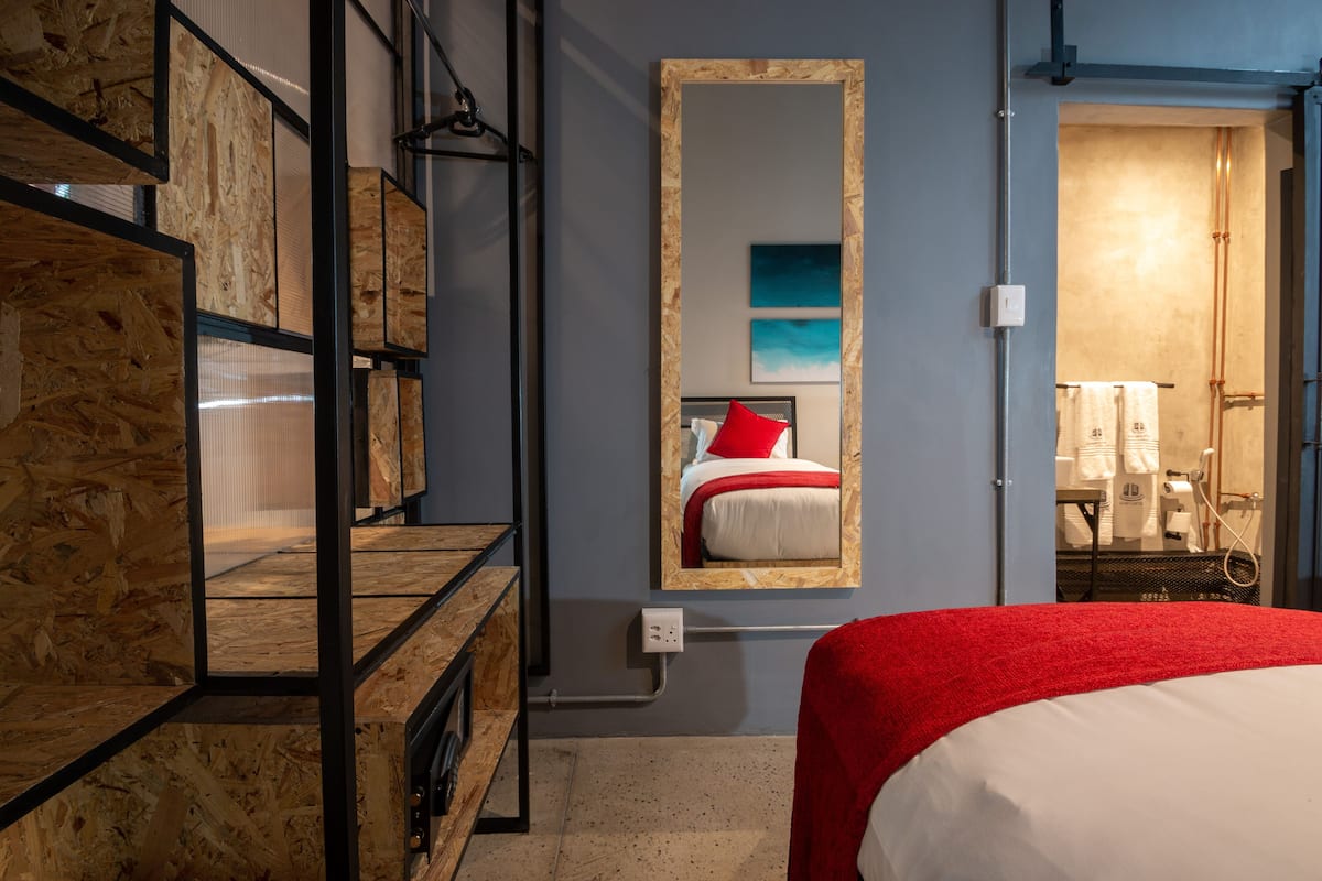 Apartment | 2 bedrooms, in-room safe, blackout curtains, iron/ironing board