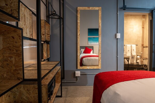 Apartment | 2 bedrooms, in-room safe, blackout curtains, iron/ironing board - Lilian Lofts  (Johannesburg)