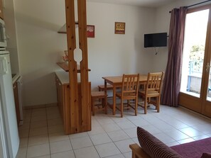 Interior - T2 Proche des Thermes, du Village et du Supermarché (Montbrun-les-Bains)