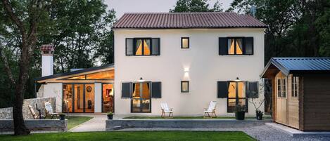 ด้านหน้าที่พัก