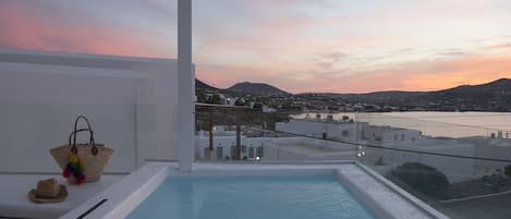 Apartamento Deluxe, 3 habitaciones, bañera de hidromasaje (Seasonal Hot tub opened May-October) | Vistas al mar