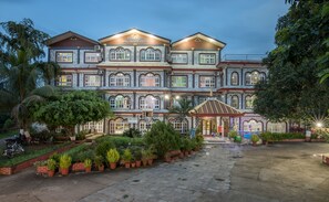 Exterior - Avocado and Orchid Resort (Hetauda)