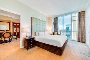 1 slaapkamer, een strijkplank/strijkijzer, gratis wifi, beddengoed