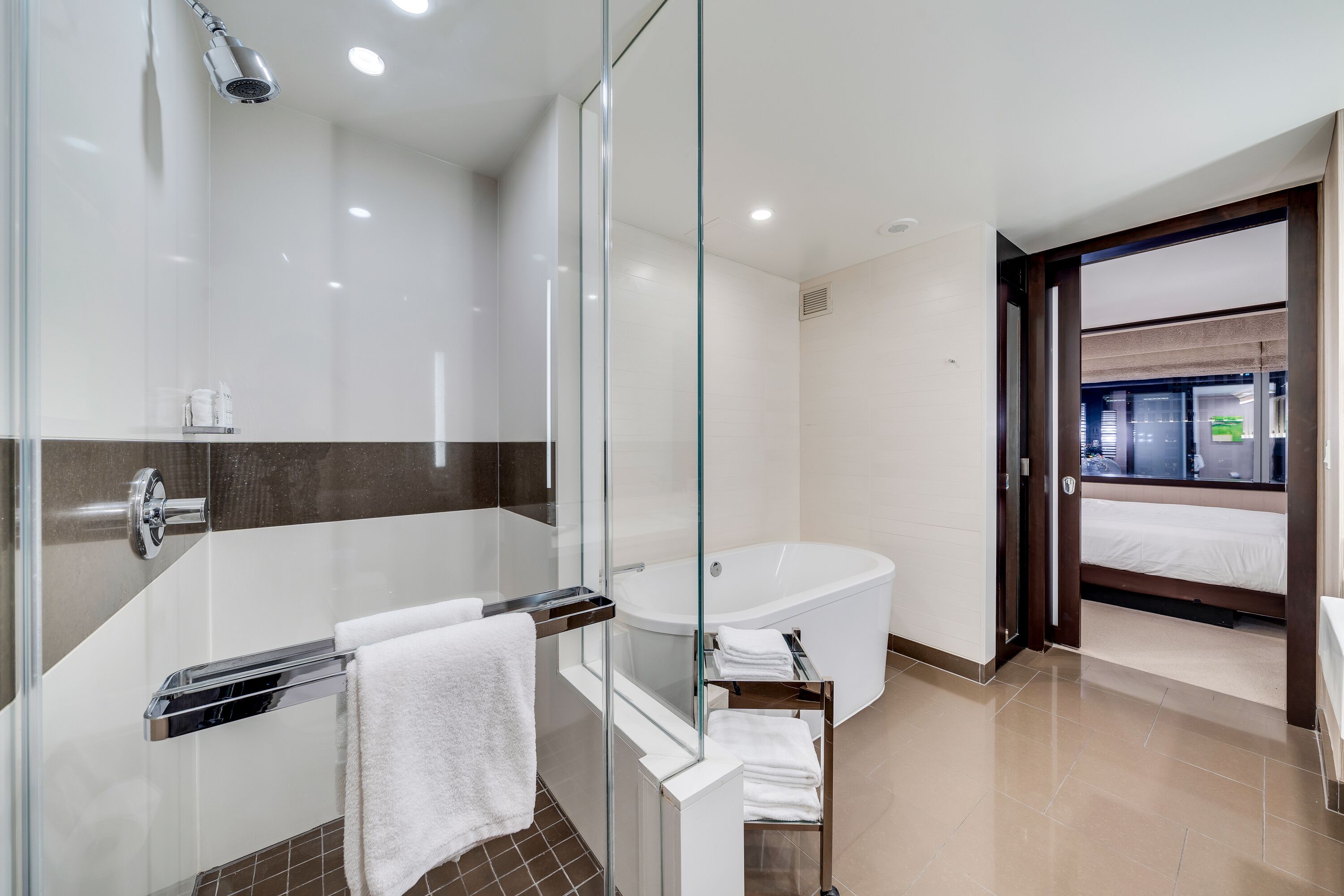 Shower, jetted bath, hair dryer, towels