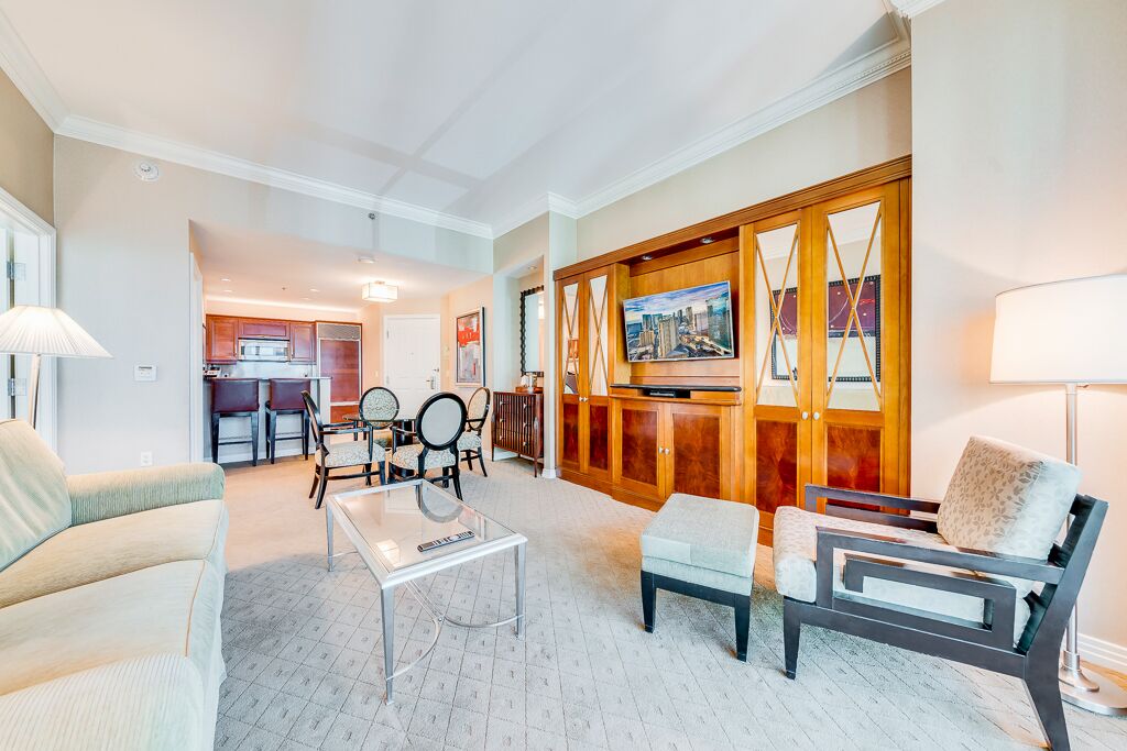 Signature Elite 1BR Balcony Suite Mtn View