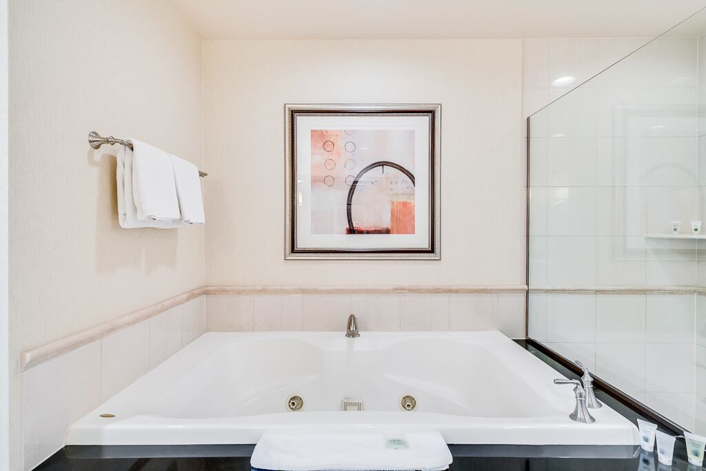 Signature Elite 1BR Balcony Suite Strip Side