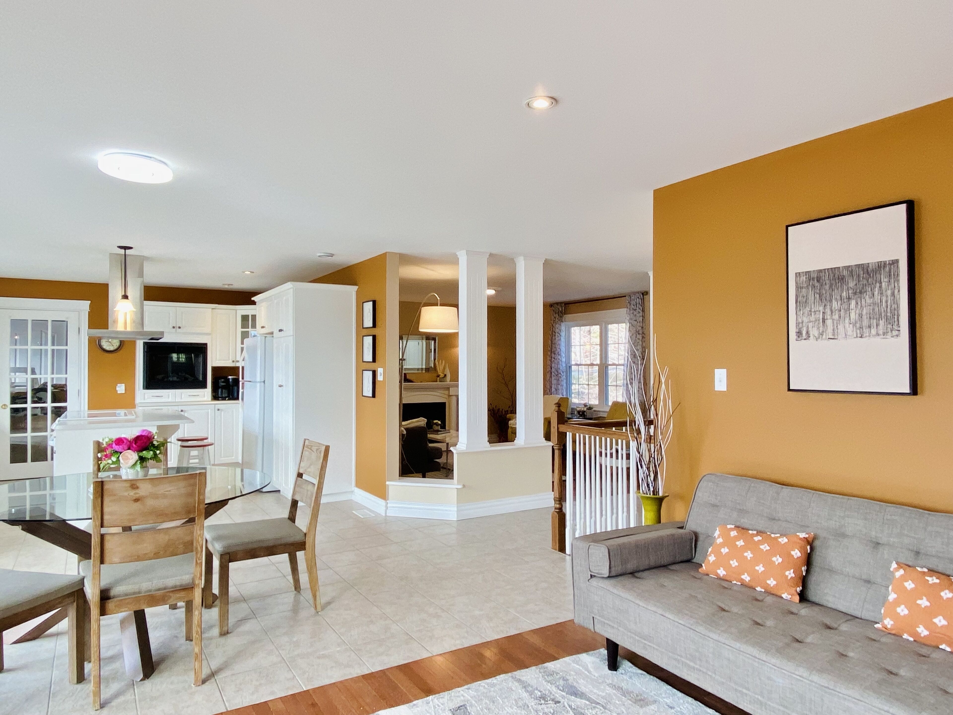 Cozy Lakefront House in Bedford