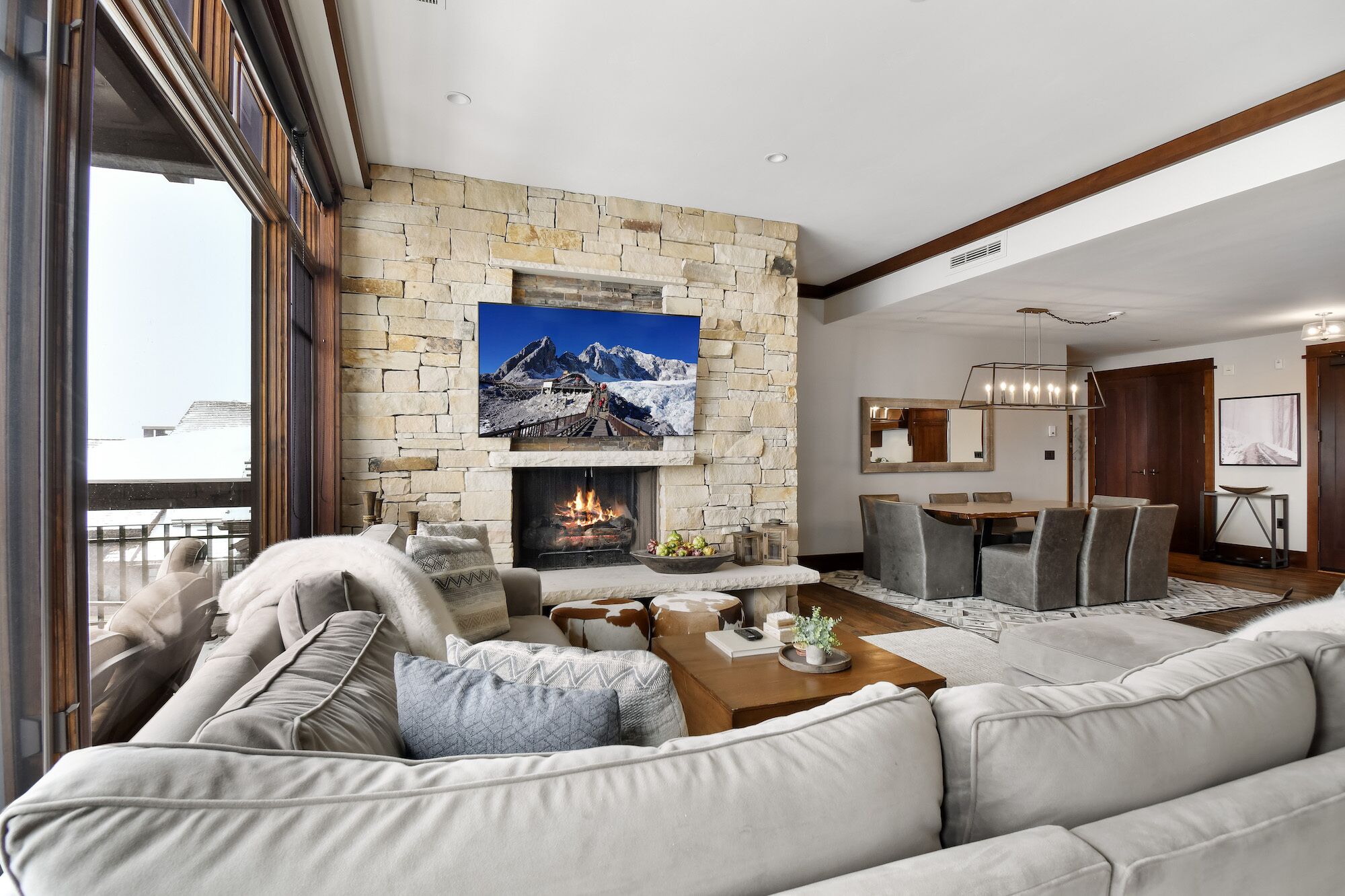 Ski Season Availability! Luxury 3-Bedroom Ski-in, Ski-out Condo