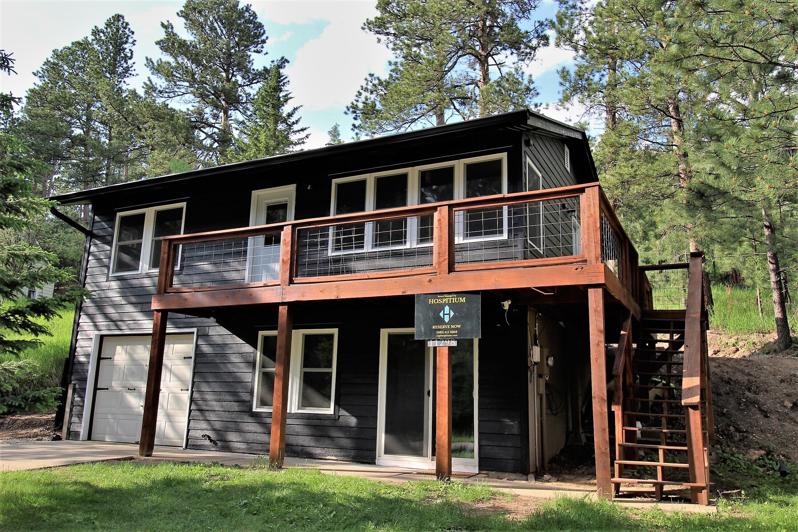 Great location with all paved roads. 5 Minutes from Terry Peak and 10 Minutes from Deadwood!