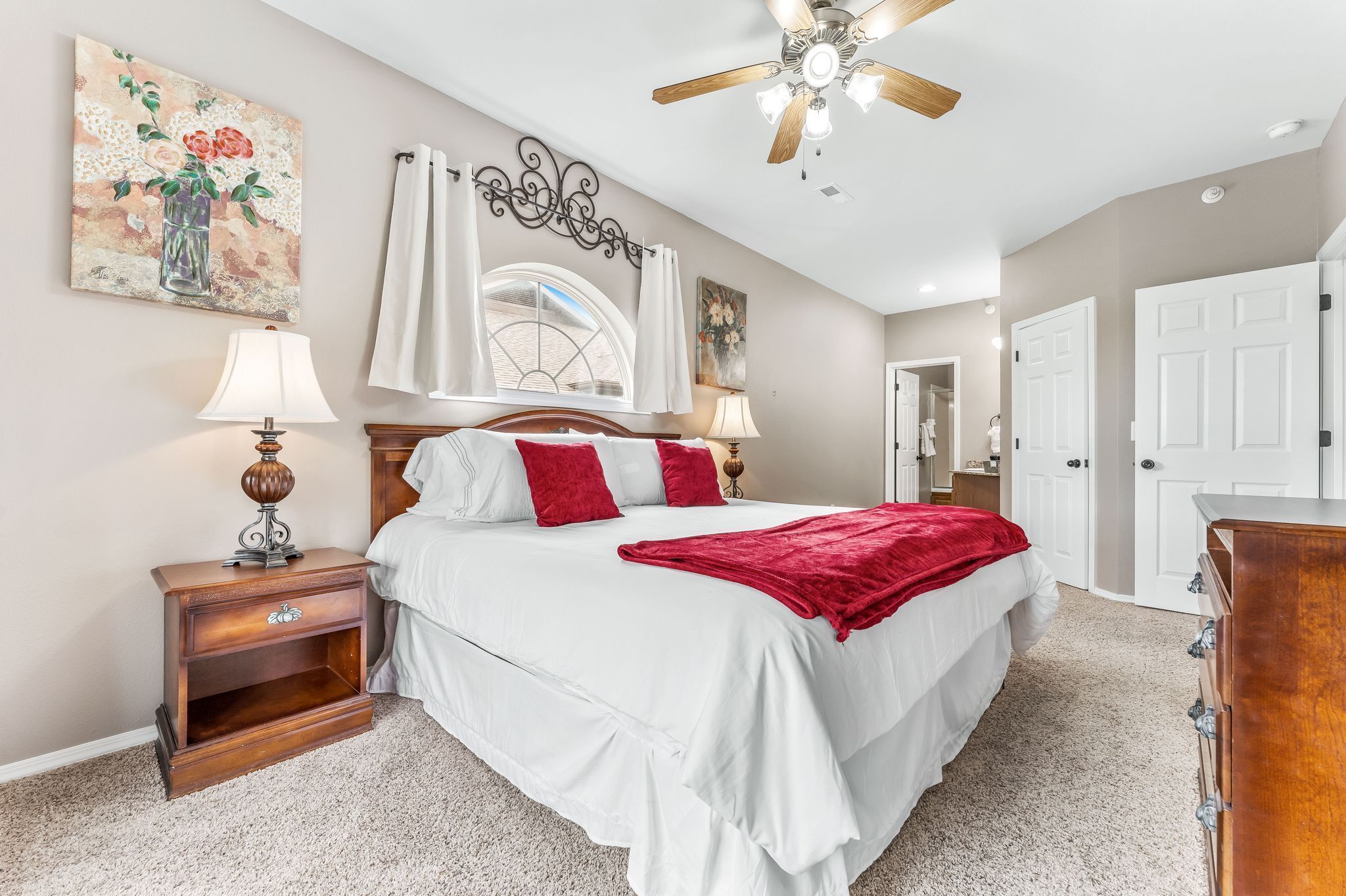 3-bedroom, 3-bathroom condo overlooking #13