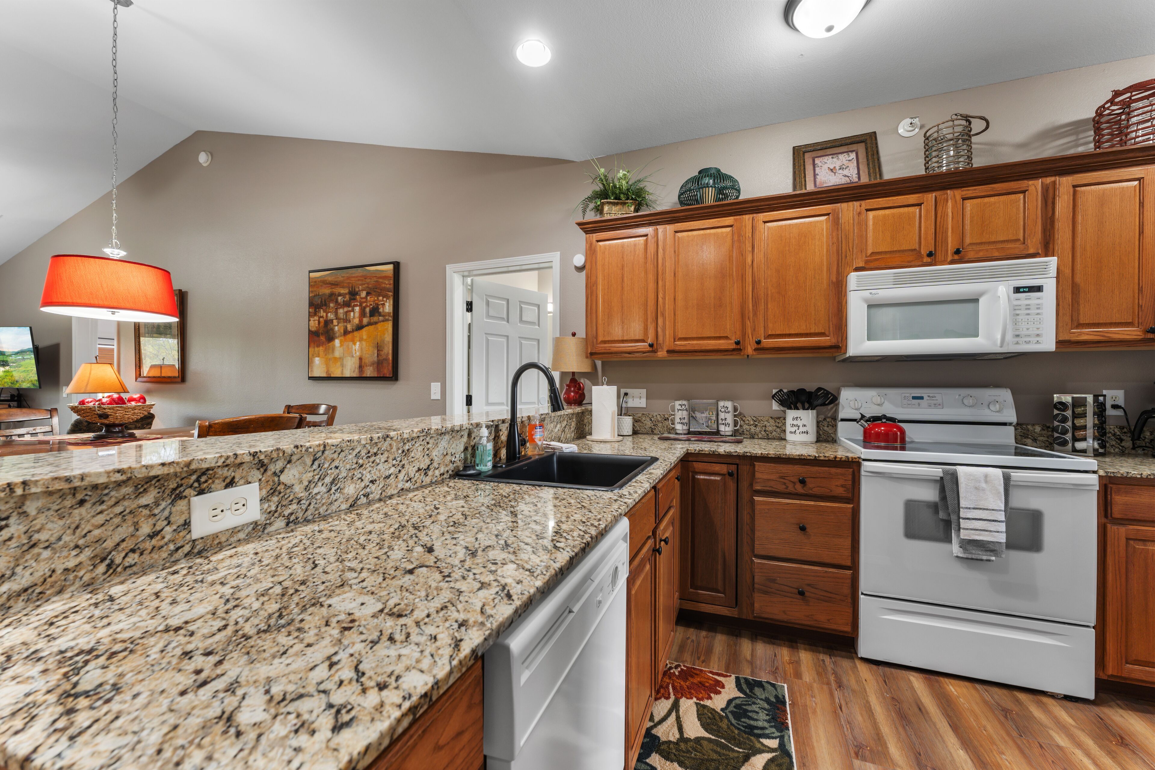 3-bedroom, 3-bathroom condo overlooking #13