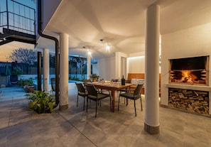 Outdoor dining - Villa Jelić ZadarVillas (Nin)