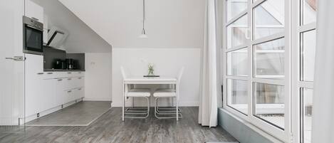 Køleskab, ovn, kogeplade, opvaskemaskine