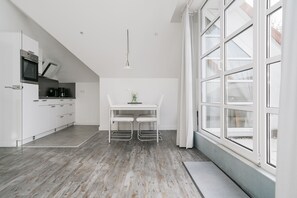 Køleskab, ovn, kogeplade, opvaskemaskine