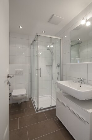 Bruser, hårtørrer, håndklæder