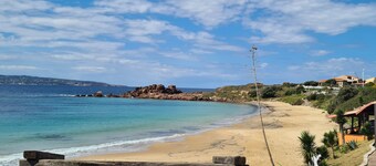 STELLA MARINA holiday apartment, 450 meters from the sea, independent entrance