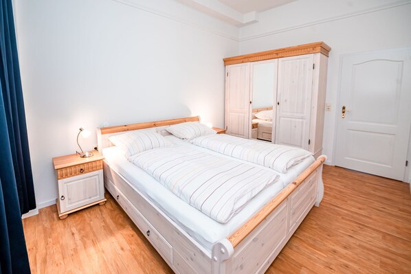 1 quarto, Wi-Fi de cortesia, roupa de cama