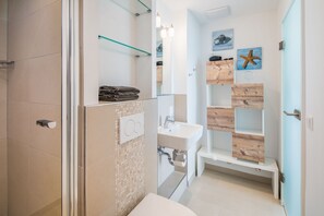 Bruser, hårtørrer, håndklæder