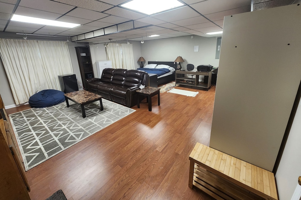 Cozy & modern studio in safe area