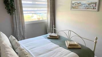 3 bedrooms, iron/ironing board, travel crib, free WiFi