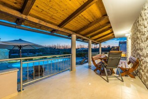 Vila design | Terraço/pátio
