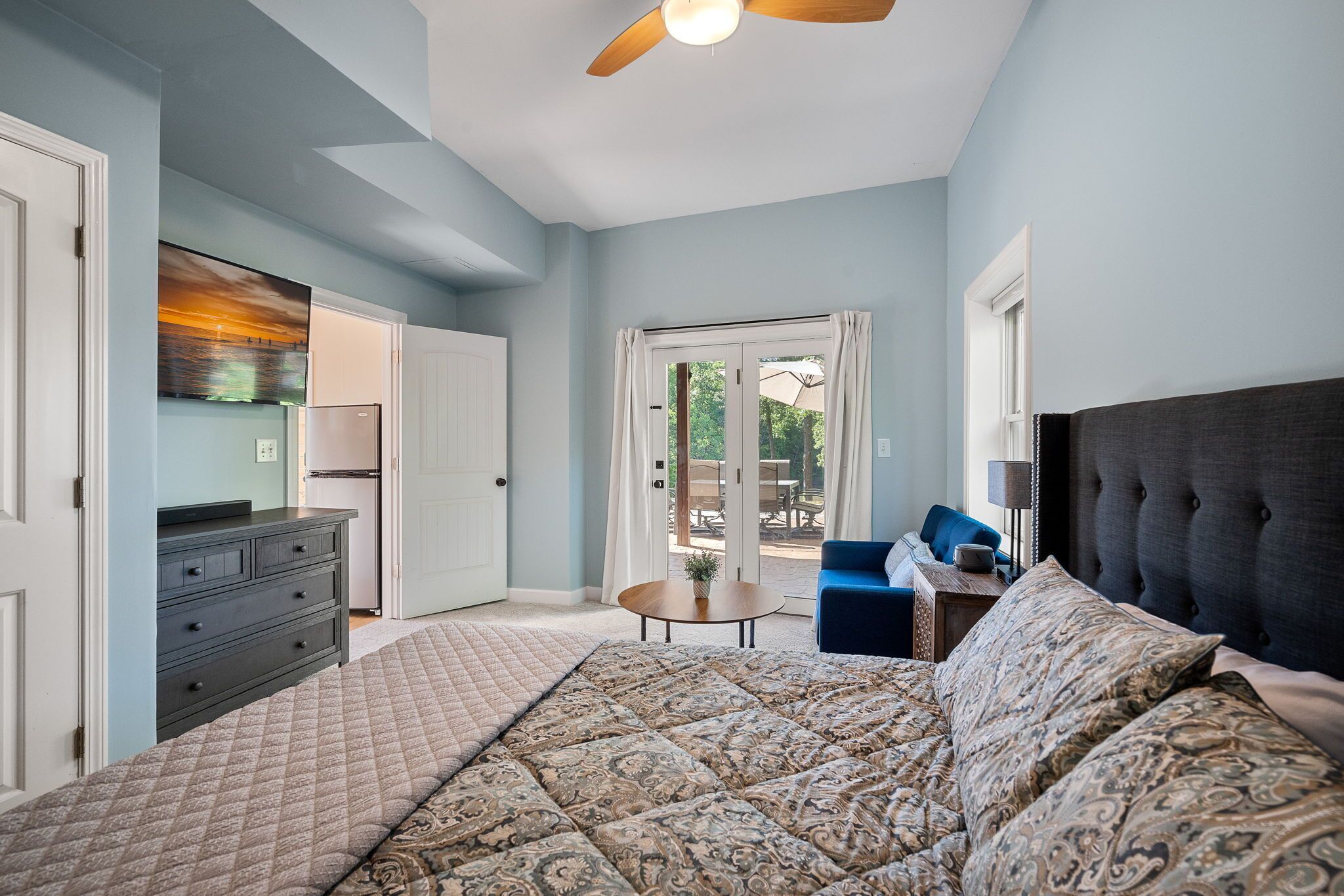 Mountain Island Lake Lodge: Private Dock, Kayaks, Paddle Boards, Family Fun!