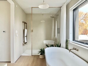 Shower, towels, soap, shampoo