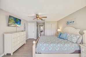 2 bedrooms, iron/ironing board, free WiFi, bed sheets - The Perfect Getaway @ White Sand villa: spacious, near the beach, no elevators (Panama City Beach)