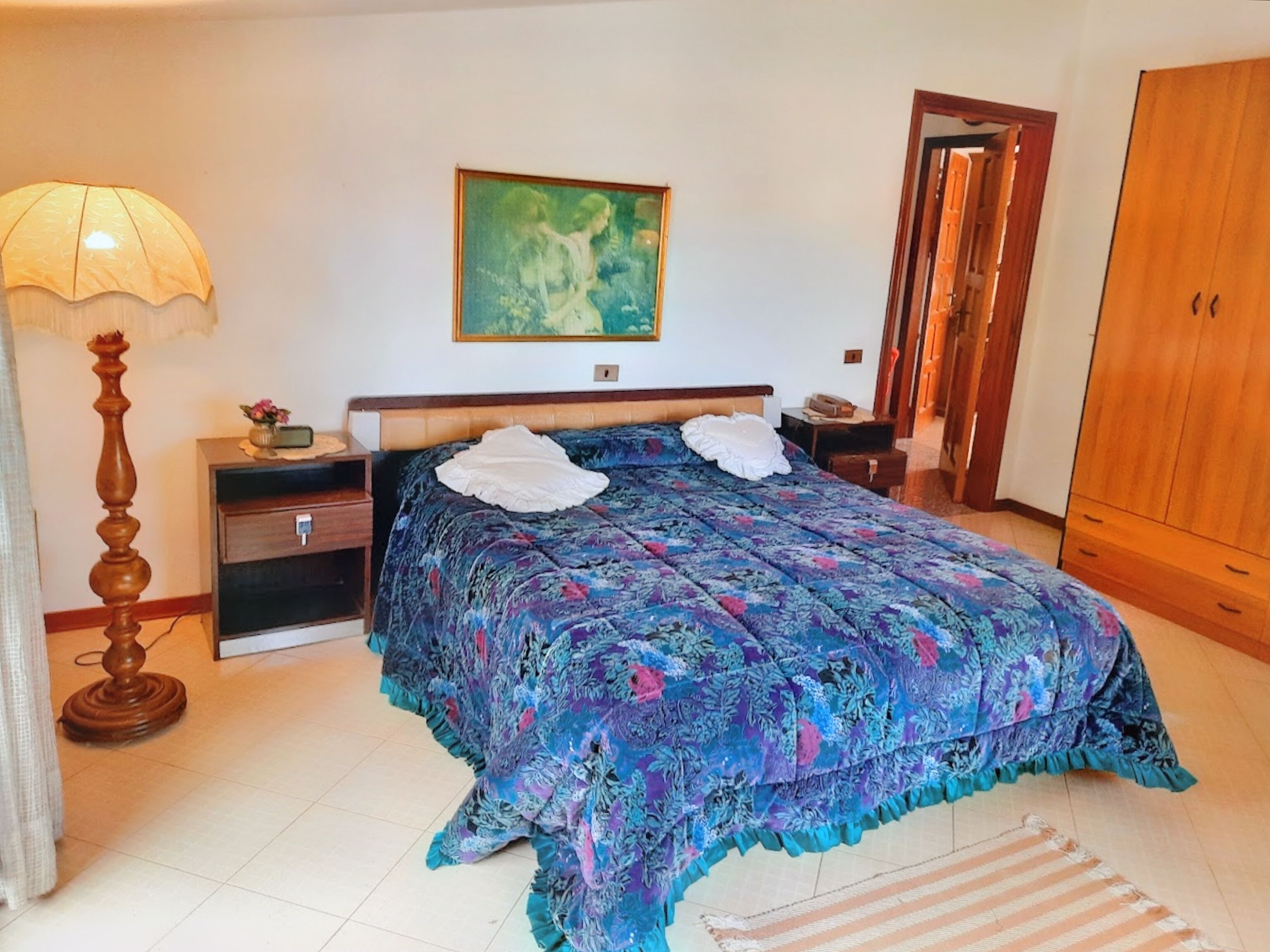 Exclusive apartment in a villa just a stone's throw away from the beach.