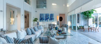 Luxury Villa close to the Beach and Marina