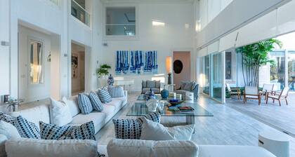 Luxury Villa close to the Beach and Marina