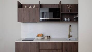 Deluxe Apartment | Private kitchenette