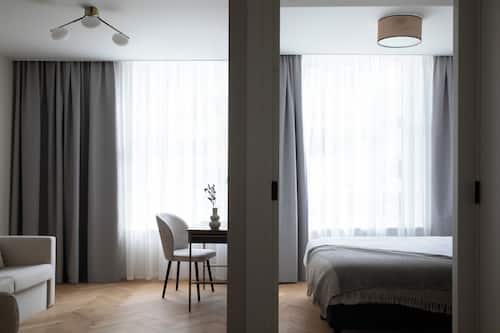 Deluxe-Apartment | Laptopgeeigneter Arbeitsplatz, Bügeleisen/Bügelbrett