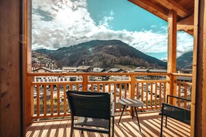 Classic Room, Balcony, Mountain View | Balcony