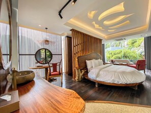 Ropa de cama hipoalergénica, minibar y escritorio