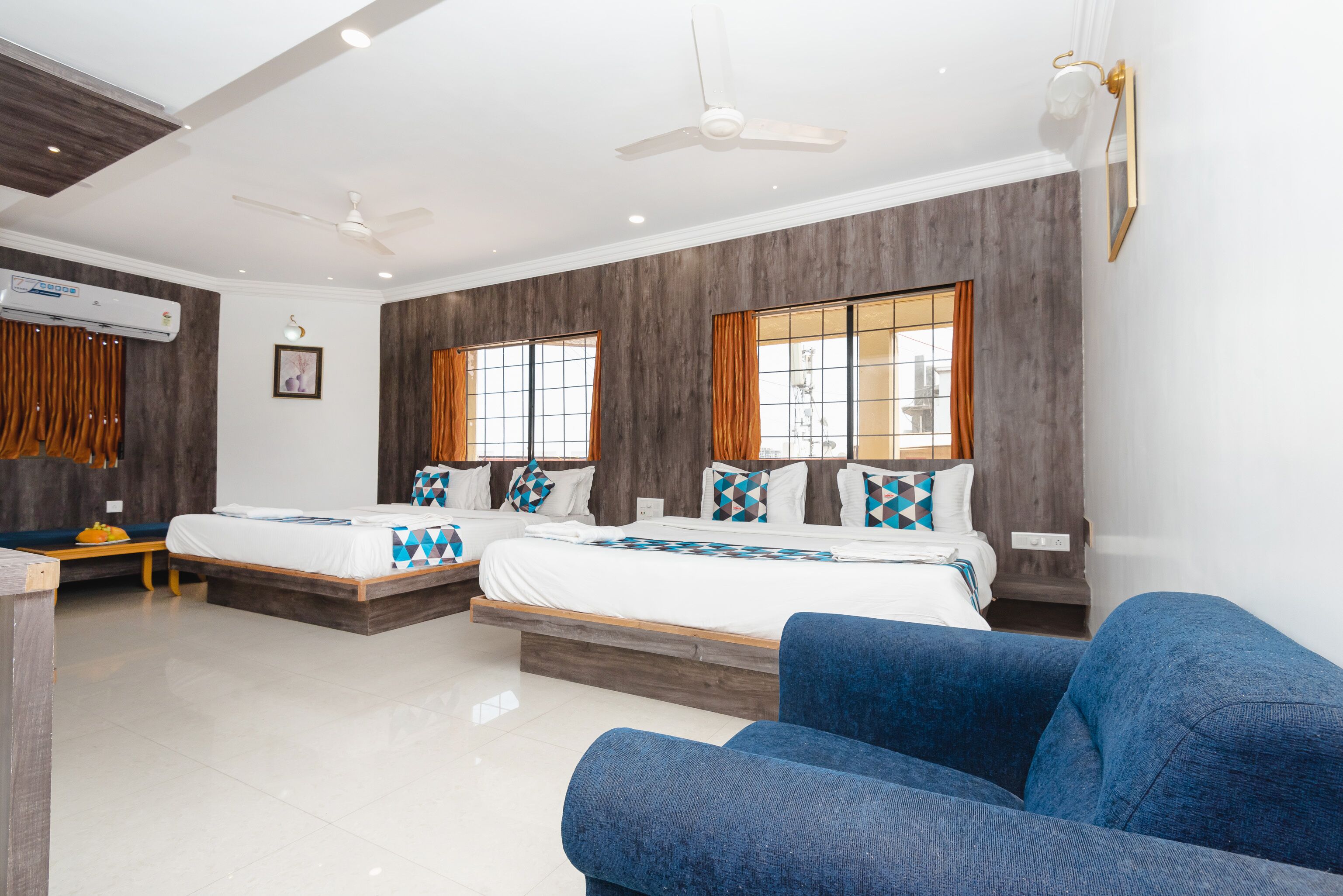 Foto - Hotel Galaxy Opp Surat Railway Station