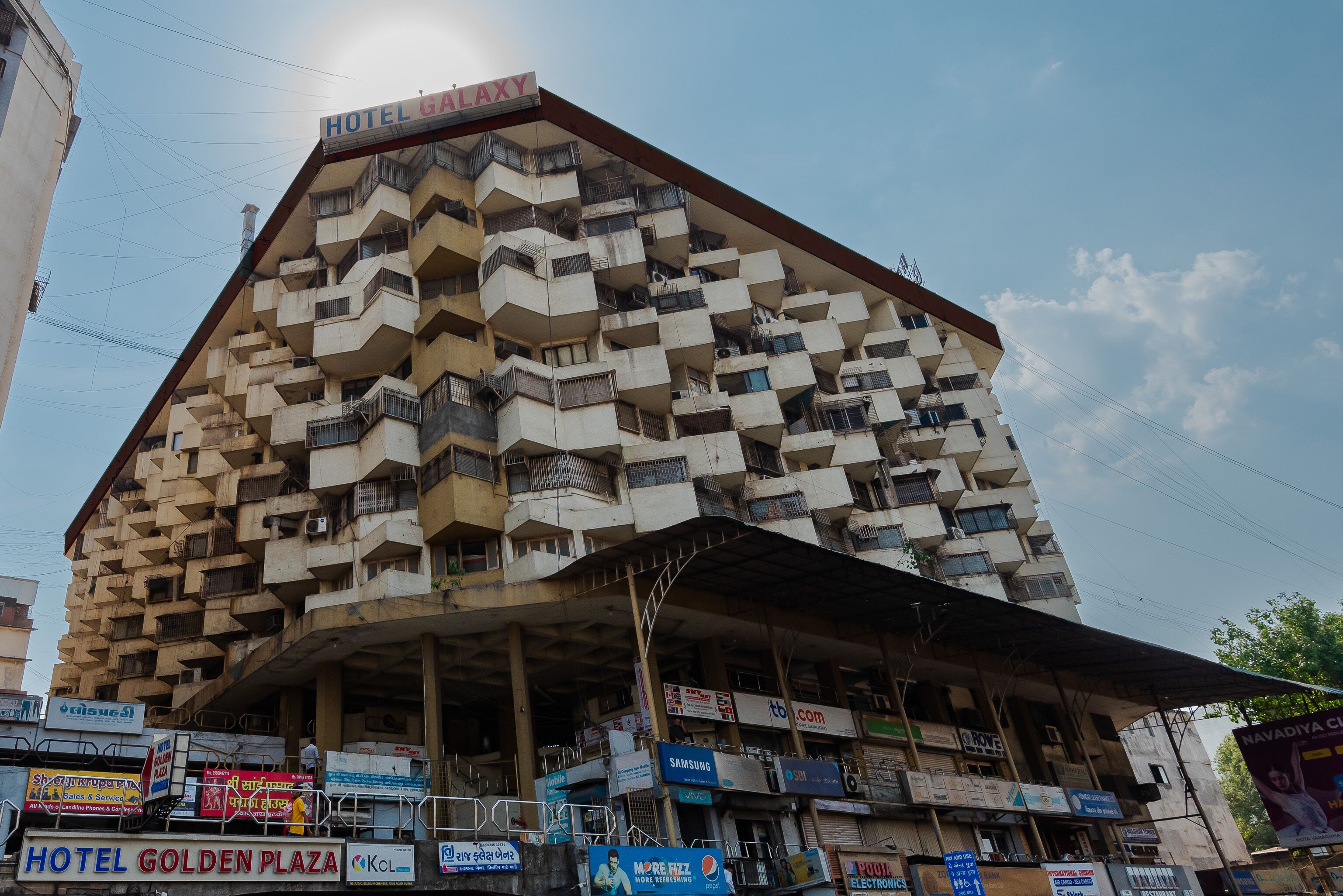 Foto - Hotel Galaxy Opp Surat Railway Station