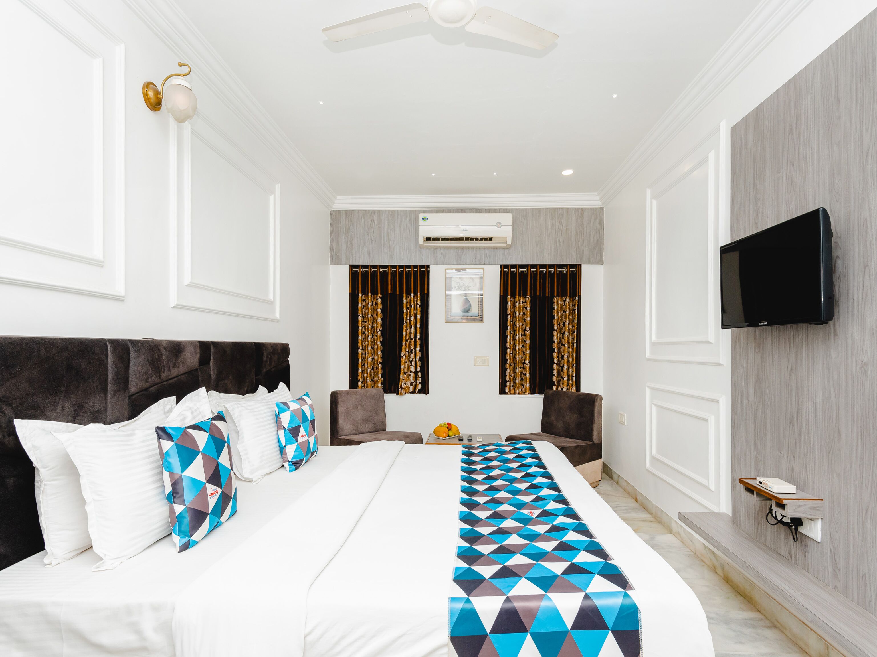 Foto - Hotel Galaxy Opp Surat Railway Station