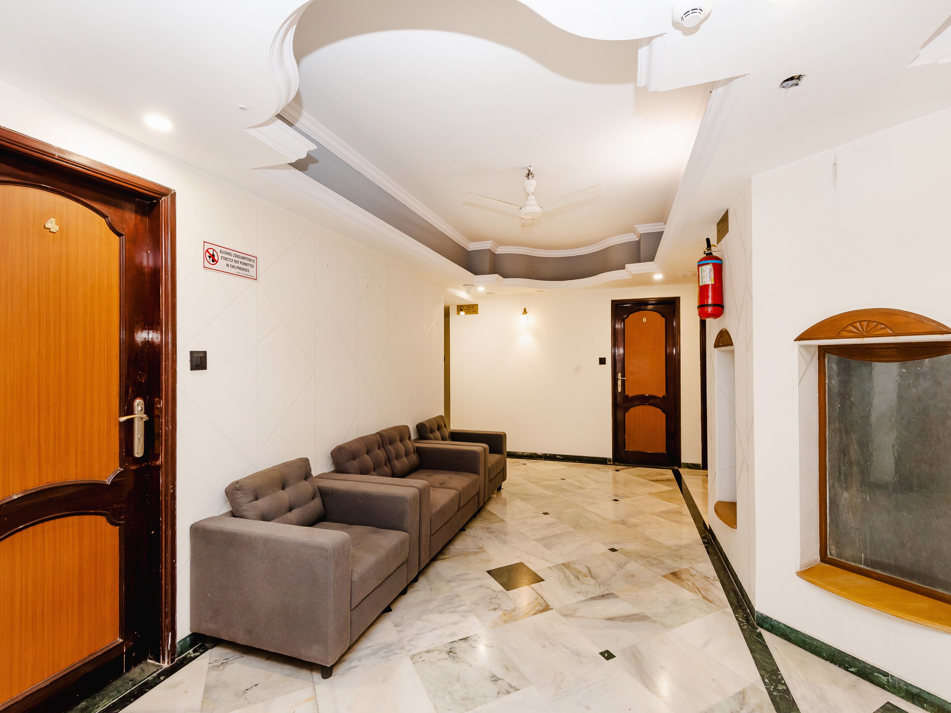 Foto - Hotel Galaxy Opp Surat Railway Station